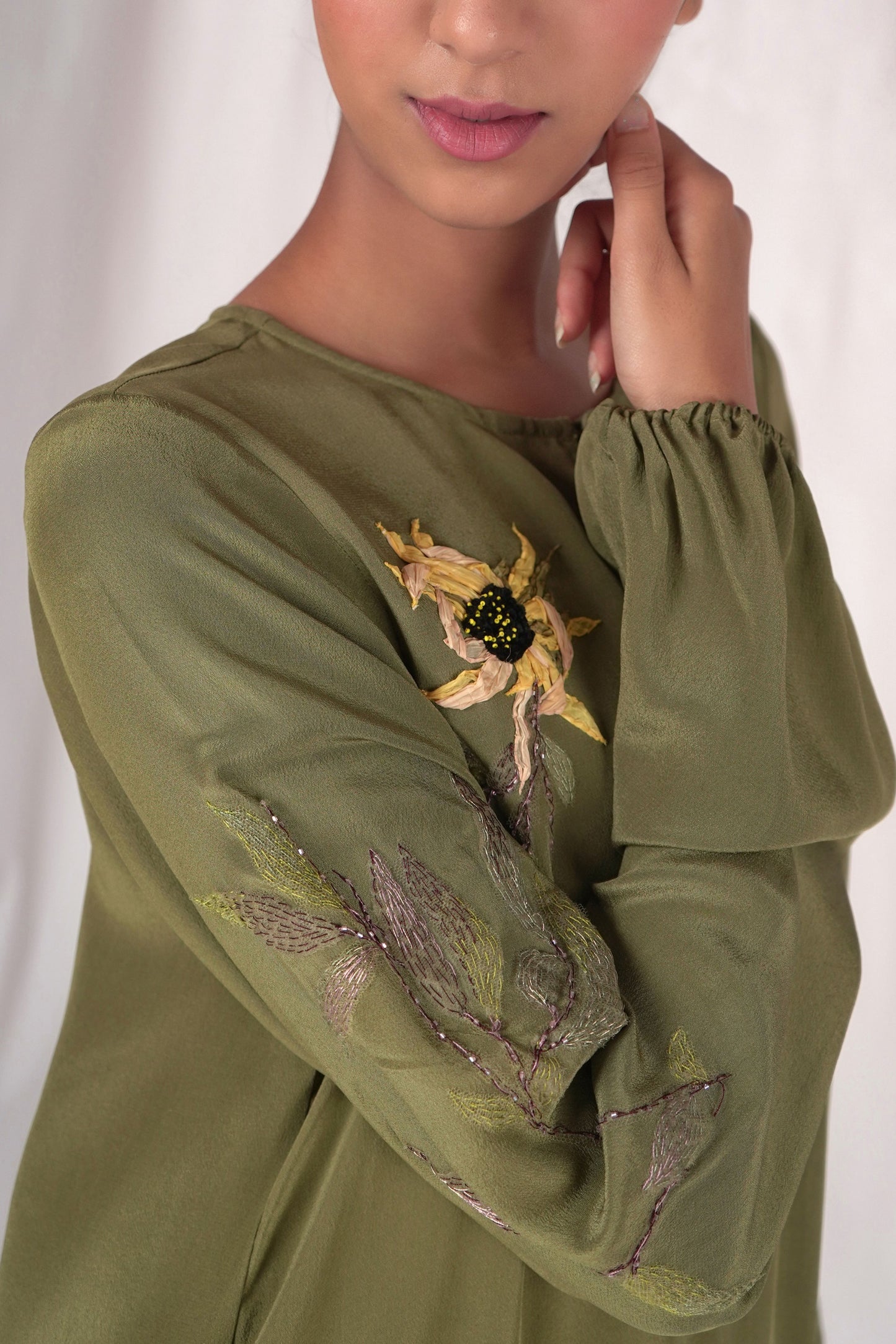 Flowy silk dress with a gathered lower skirt and embroidered balloon sleeve