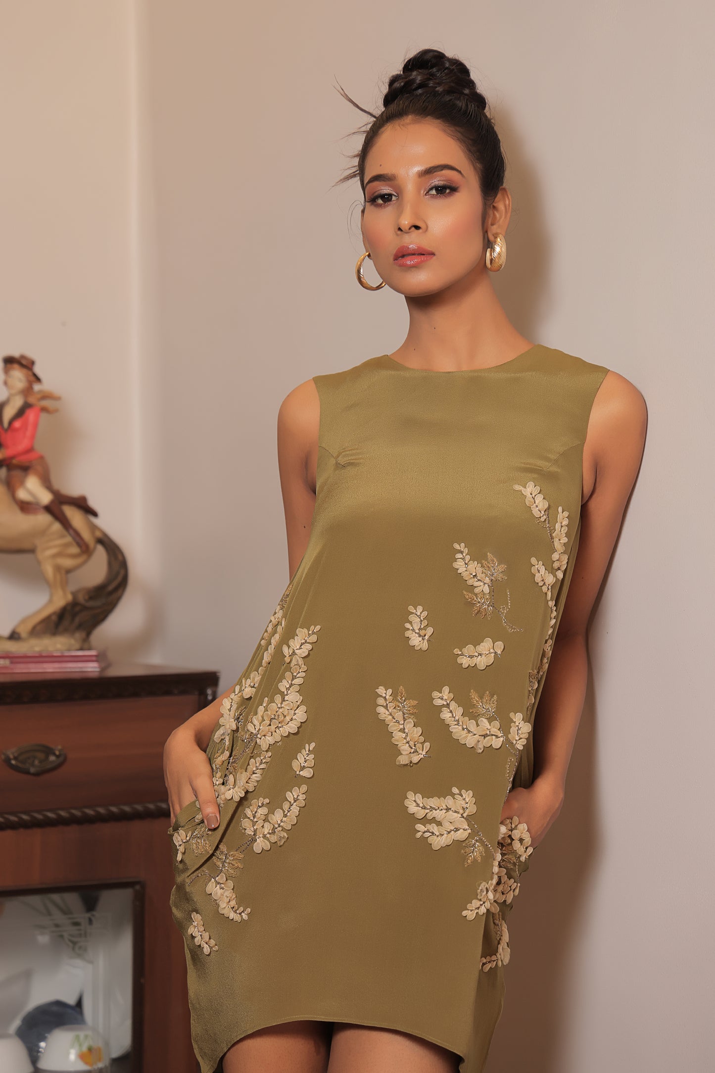 Thigh length semi casual dress with complimenting hand embroidery