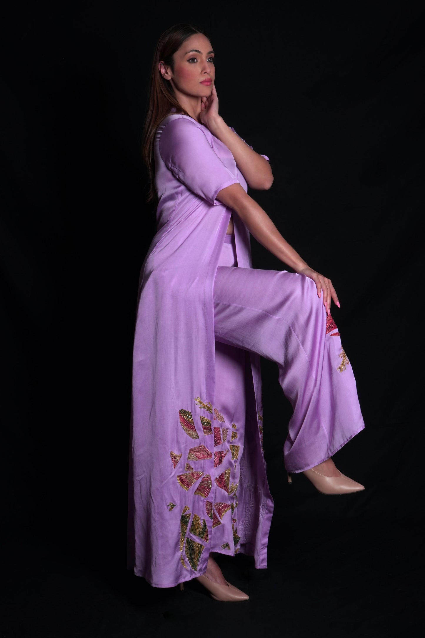 Purple rose buttoned top with broken flower applique embroidery
