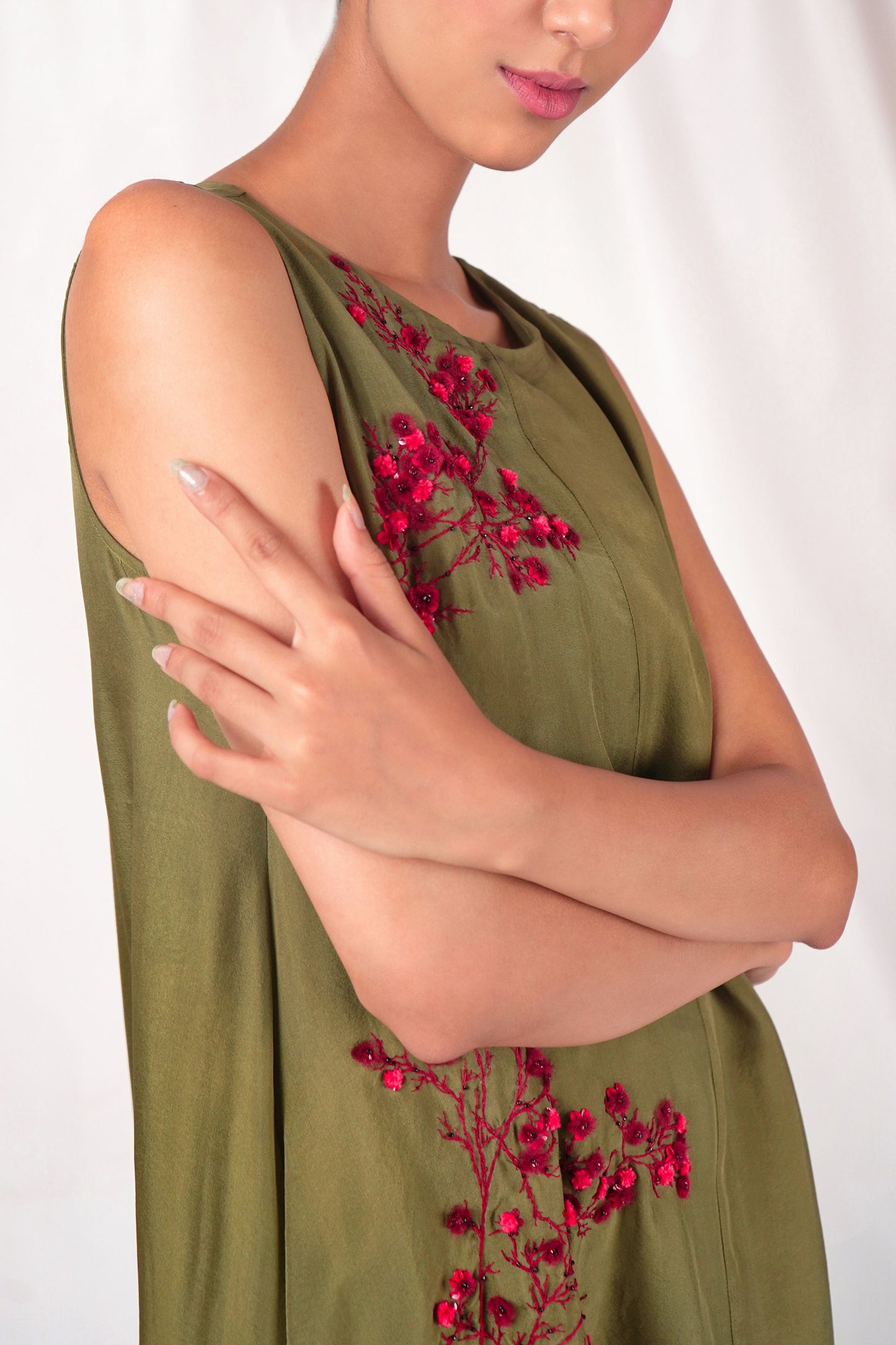 Green Tent-Fitted Dress with Embroidery Details